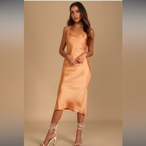 Lulus Lowe light orange strappy midi dress. Size SM